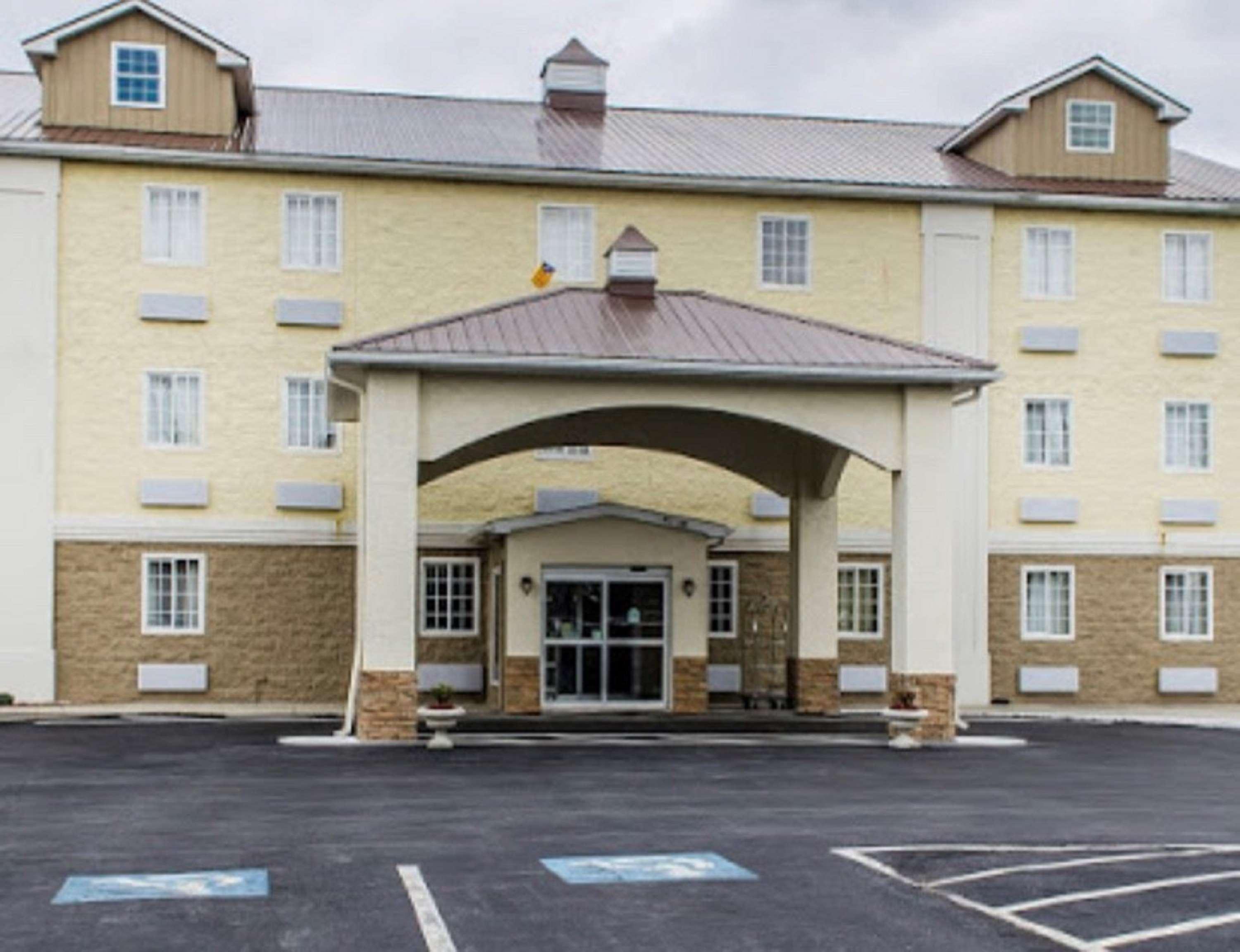 Surestay Plus By Best Western Jonestown Lebanon Valley Exterior foto